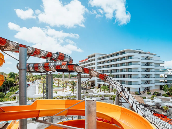 Mangrove Beach Resort aquaparl