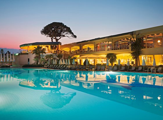Maritim Pine Beach Resort