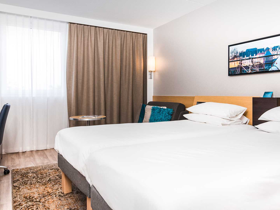 Novotel-Hotel-Maastricht-Hotelkamer-Twin-blauw.jpg