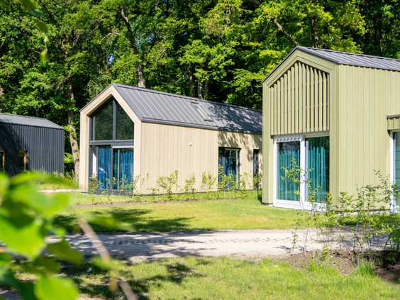 Moderne, duurzame vakantielodges met een uniek design, gelegen in de natuur op vakantiepark Olde Kottink.