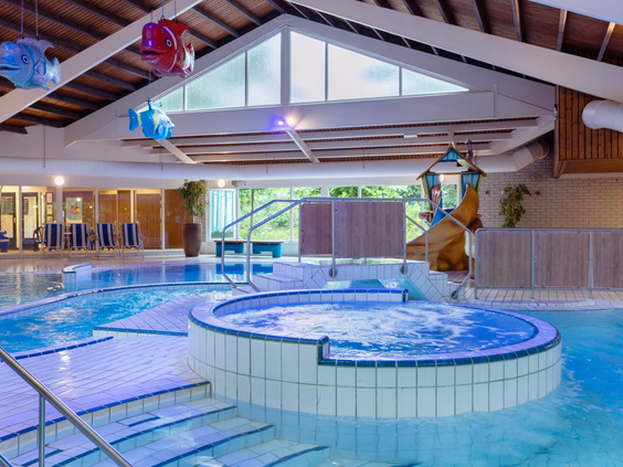 Het warme bubbelbad in zwemparadijs de Aqua Mundo van Parc Heihaas, de ideale plek om te ontspannen.