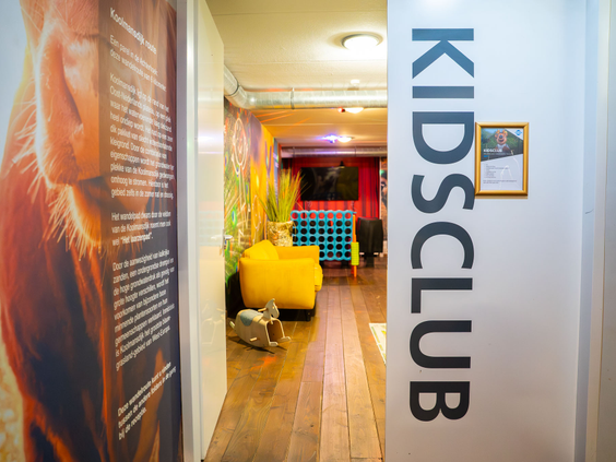 De vrolijke ingang van de Kidsclub op Residence Lichtenvoorde, dé plek voor kinderanimatie.