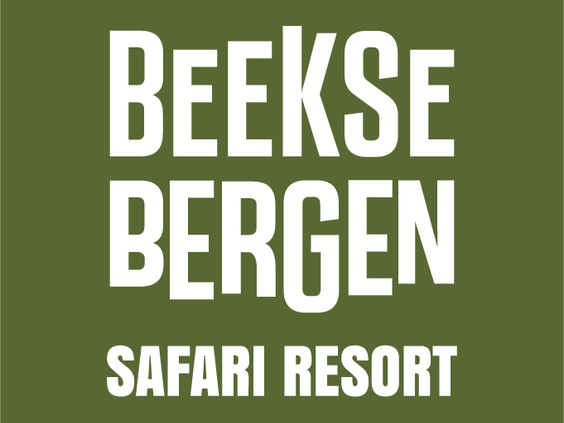 Logo van Safari Resort Beekse Bergen in witte letters op groene achtergrond