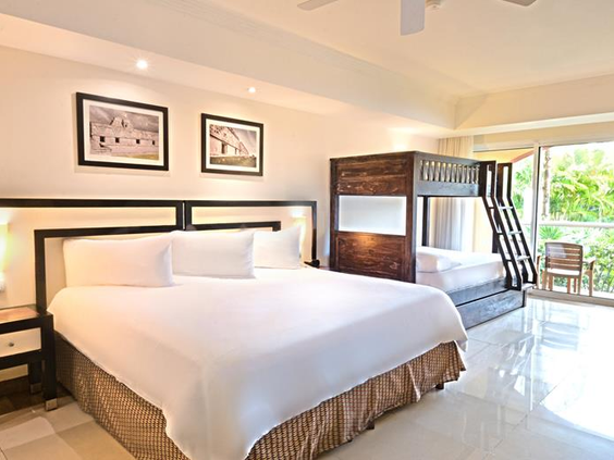 Sandos Playacar Beach Resort & Spa