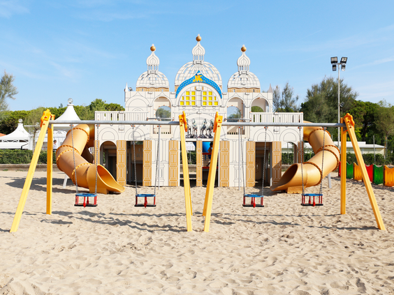 sant-angelo---speeltoestellen-strand-1_49054017466_o.jpg