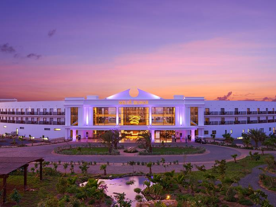 Sol Dunas Resort