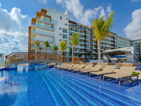 SPLASHWORLD Royalton Splash Riviera Cancun