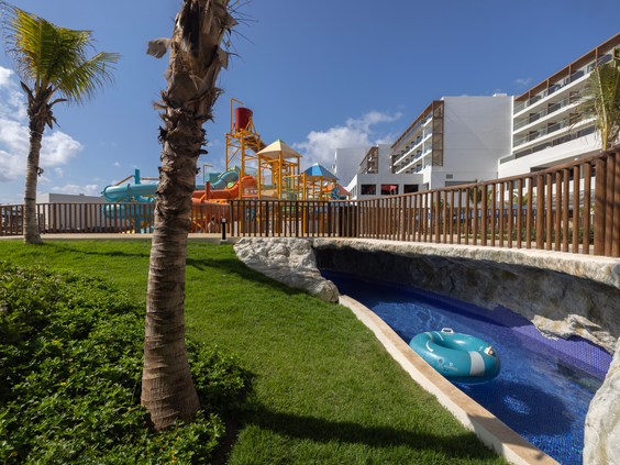 SPLASHWORLD Royalton Splash Riviera Cancun
