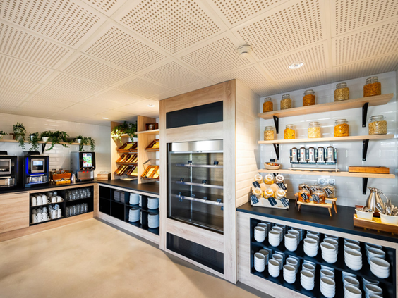 Staycity Aparthotel & Villa Park