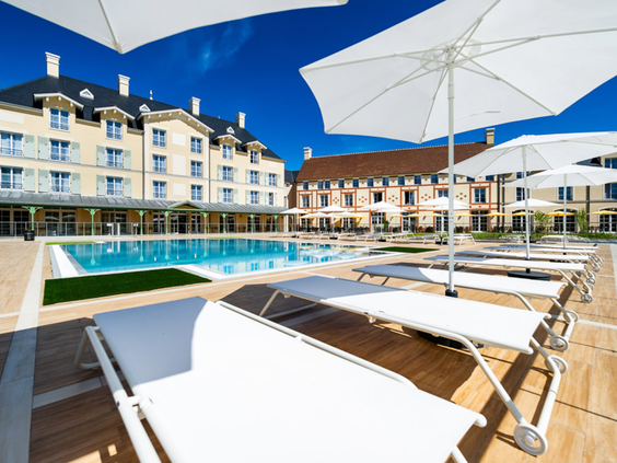 Staycity Aparthotel & Villa Park