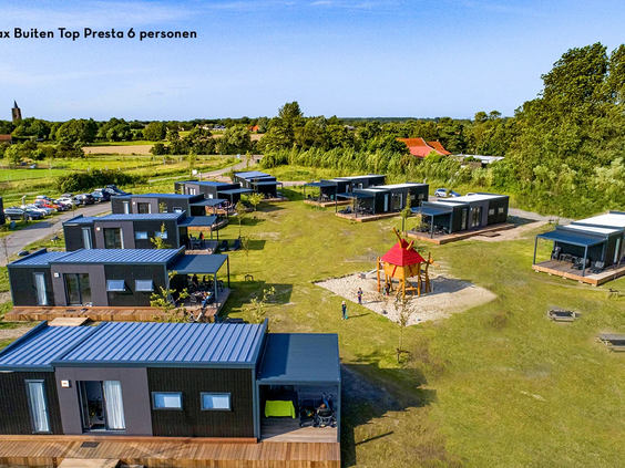 Moderne houten lodges en luxe chalets op vakantiepark de Pekelinge in Oostkapelle