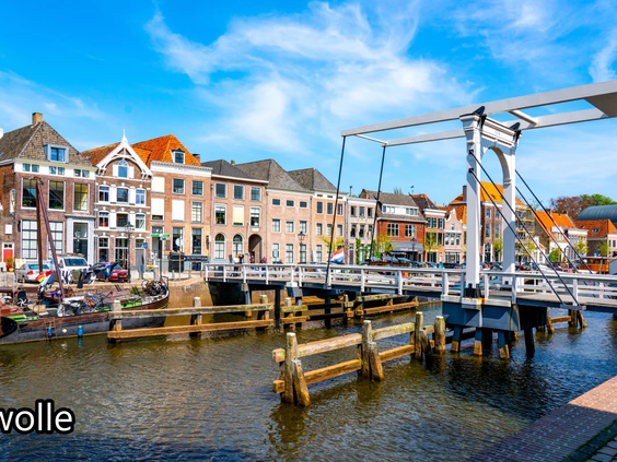 Een pittoreske haven met historische boten in de buurt van Nunspeet