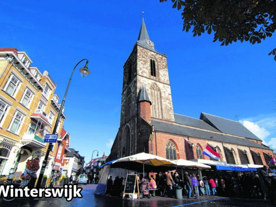 Het gezellige centrum van Winterswijk met de markt en de kerk nabij Eibergen