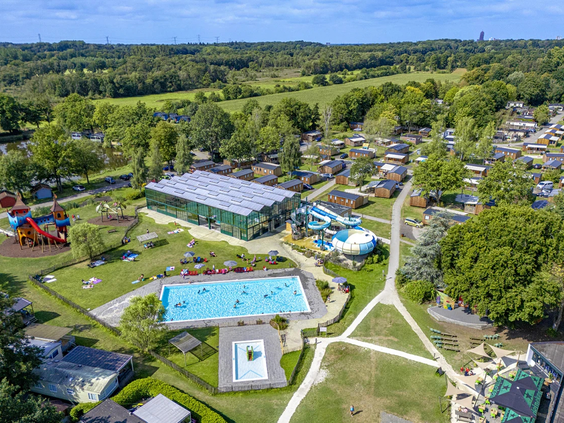 Groot overzicht van het hele vakantiepark Capfun Vlinderloo vanuit de lucht