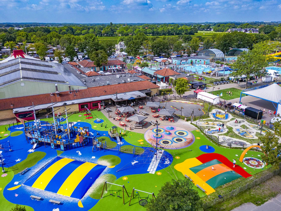 Totaaloverzicht van alle waterattracties en glijbanen bij de Wondermolen