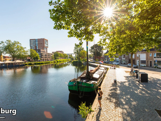 Uitzicht op een kanaal in de omgeving van Breda en Tilburg