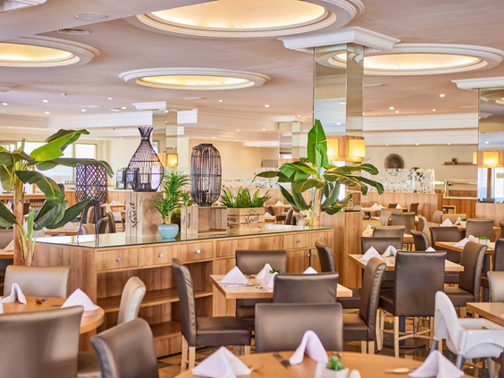 Zafiro Cala Mesquida Buffet Caprice