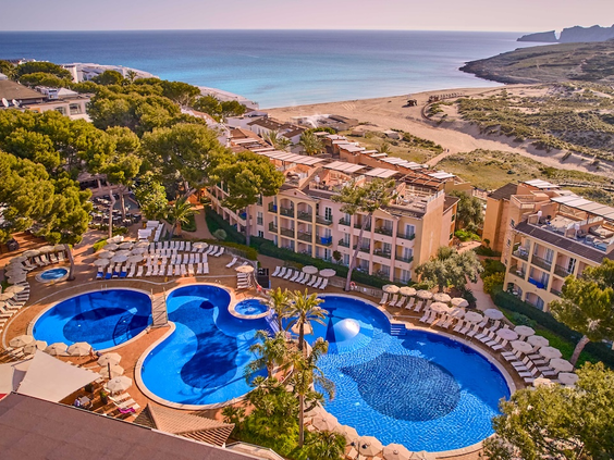 Zafiro Cala Mesquida General View