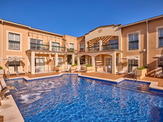 Zafiro Menorca Swim Up Pool
