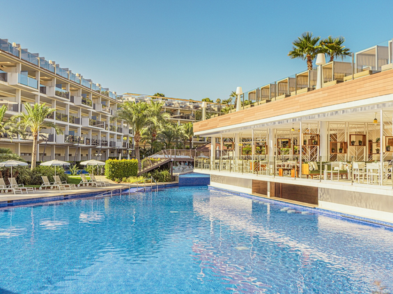 ZafiroPalacePalmanova_Main Pool