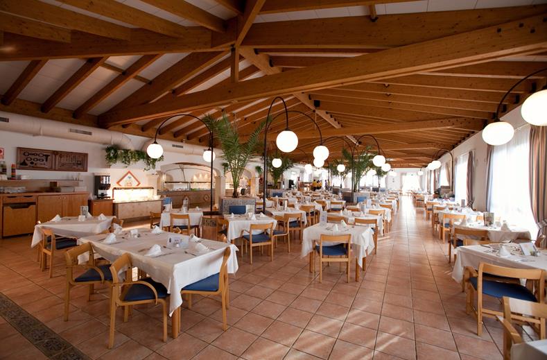Ruim buffetrestaurant Royal Son Bou all inclusive - familievriendelijk restaurant Menorca
