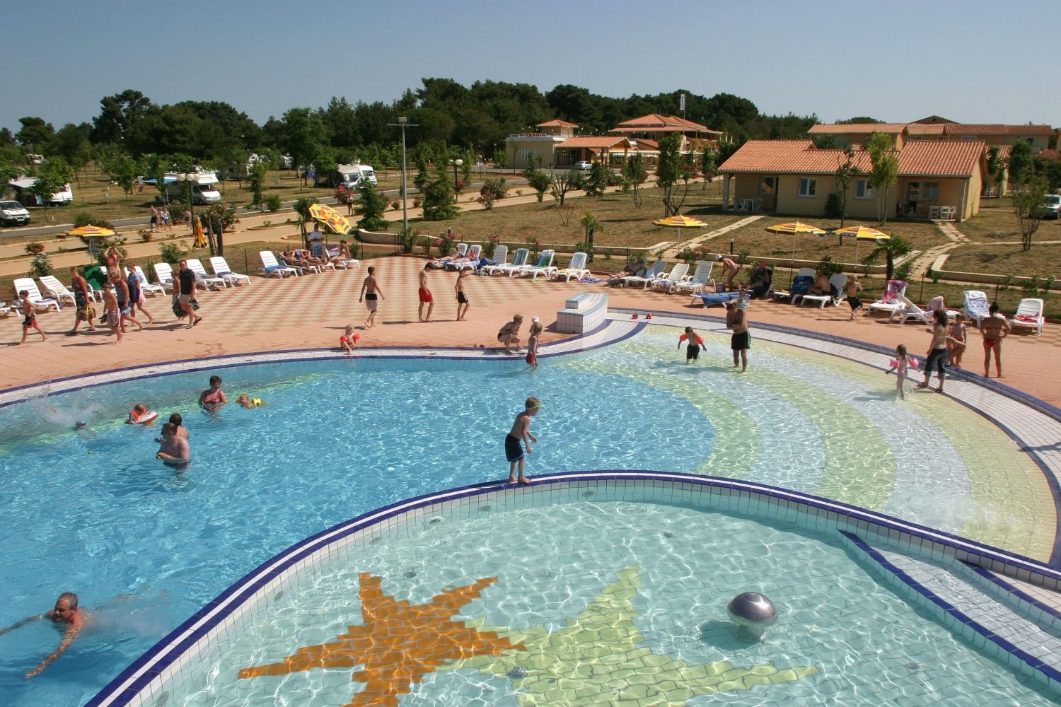 Camping Bi Village