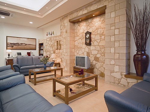 Elotis Suites