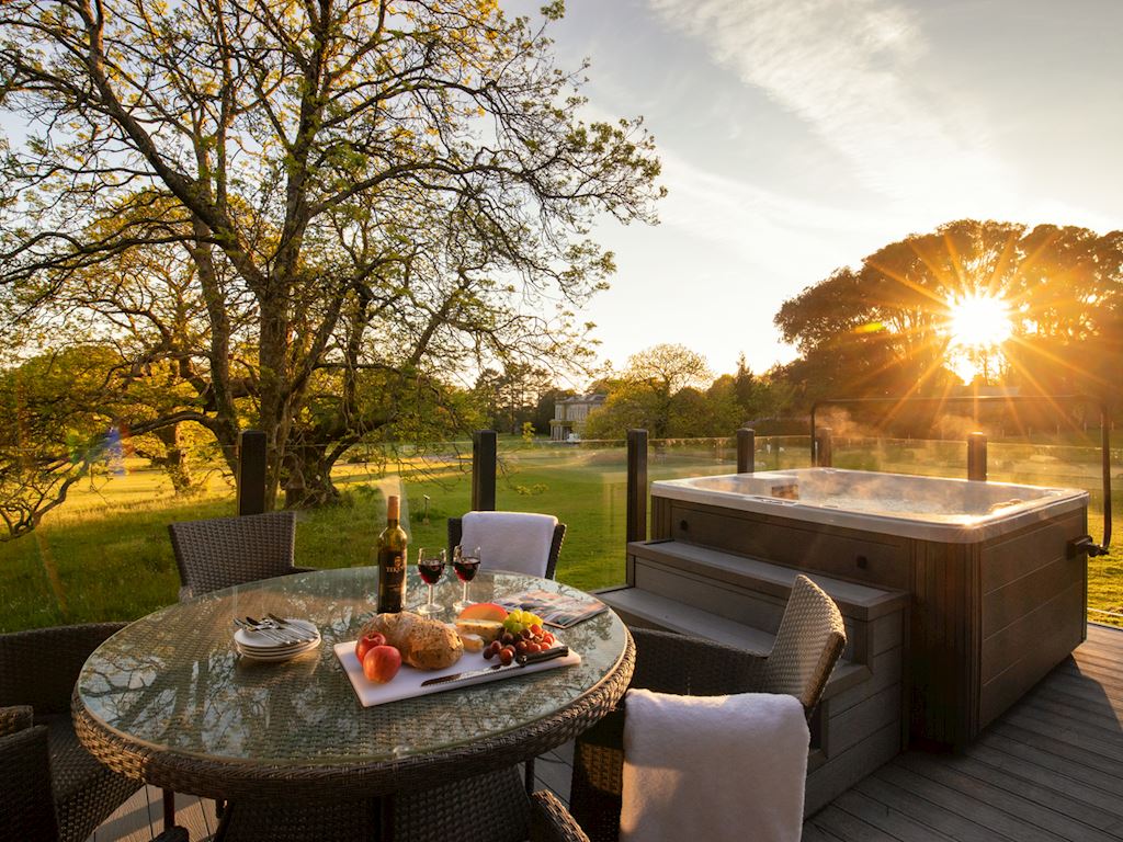Landal Clowance - borrelplank, zonsondergang en hottub
